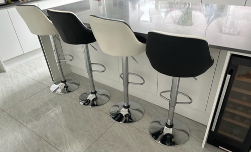 Set adjustable bar stools - of, 4